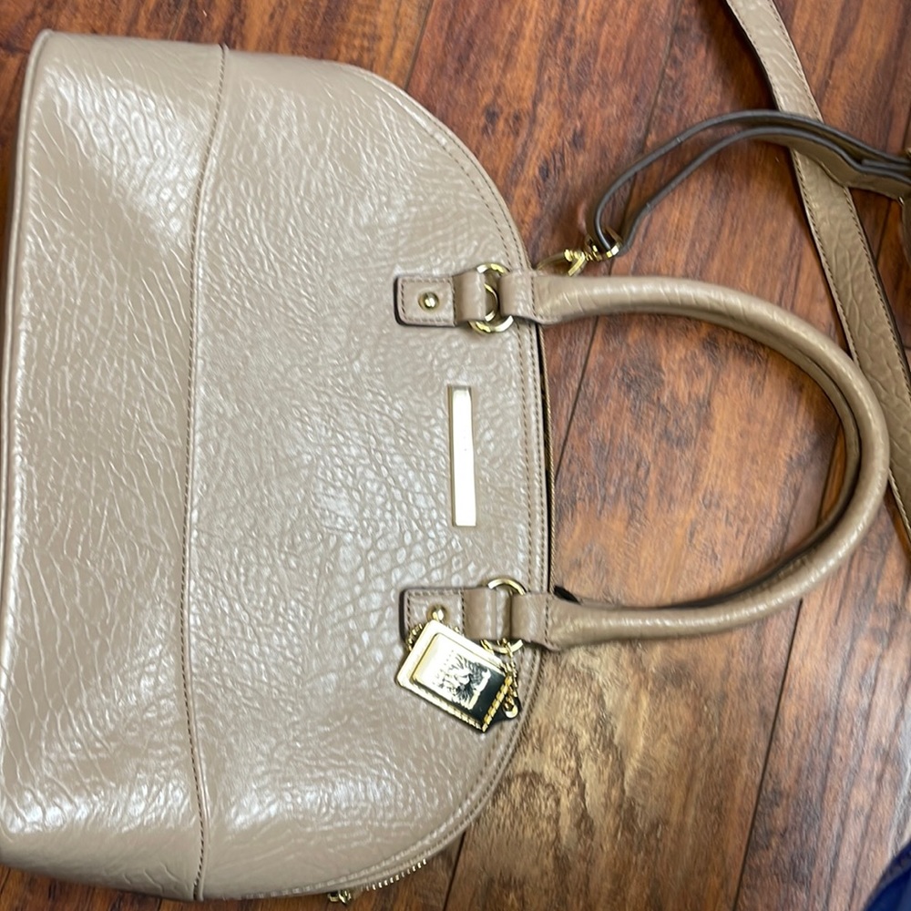 Beautiful Anne Klein handbag NEW